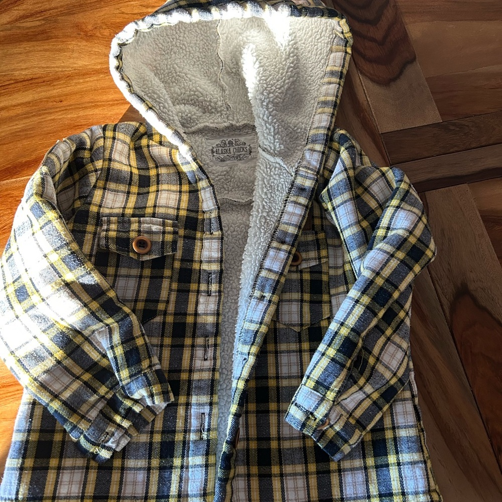 Alaska Chicks brand Hooded Jacket with Sherpa Lining (toddler, size 4)
